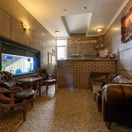 Premium Hotel Чернивци Екстериор снимка