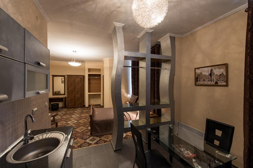 Premium Hotel Чернивци Стая снимка
