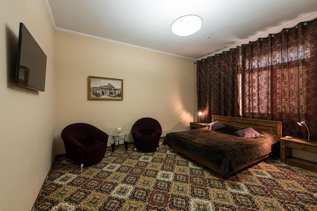 Premium Hotel Чернивци Стая снимка