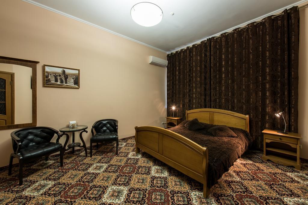 Premium Hotel Чернивци Стая снимка