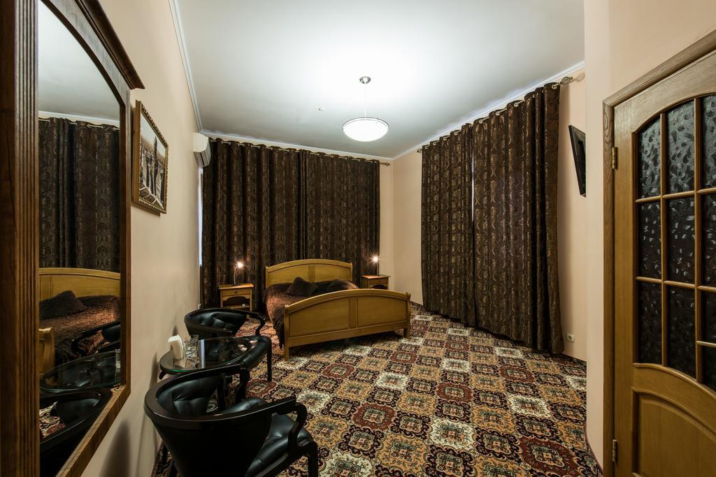 Premium Hotel Чернивци Стая снимка