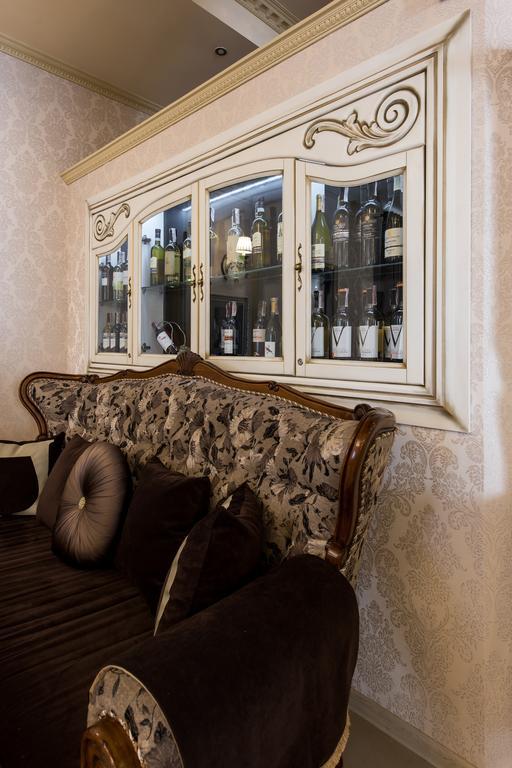 Premium Hotel Чернивци Екстериор снимка