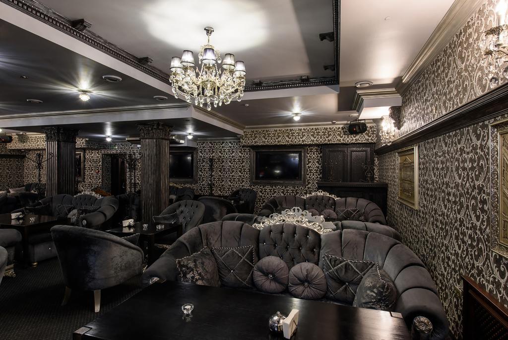 Premium Hotel Чернивци Екстериор снимка